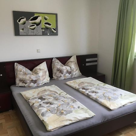 Wohnhaus City Sued Herzogsdorf Esterno foto