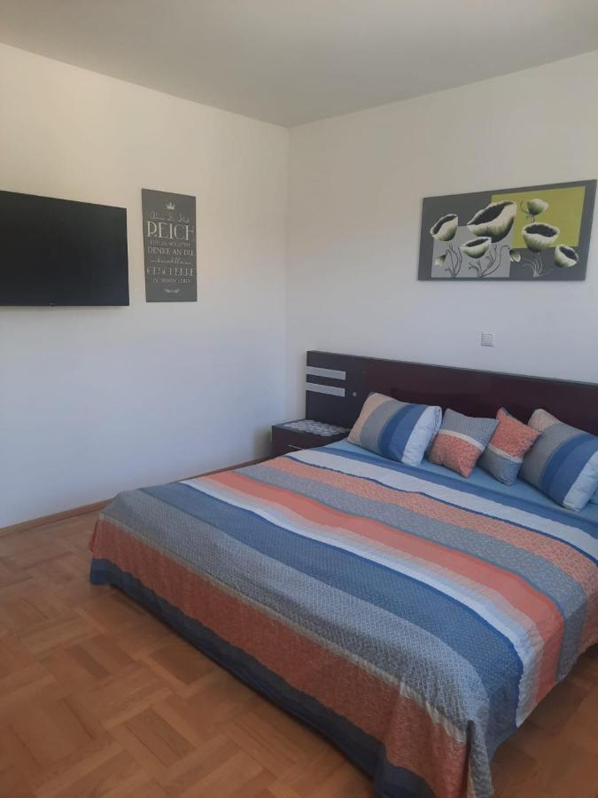 Wohnhaus City Sued Herzogsdorf Esterno foto