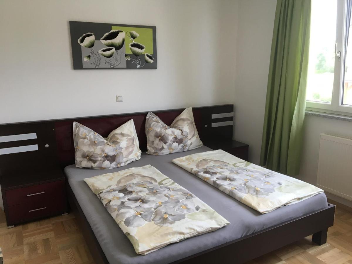 Wohnhaus City Sued Herzogsdorf Esterno foto