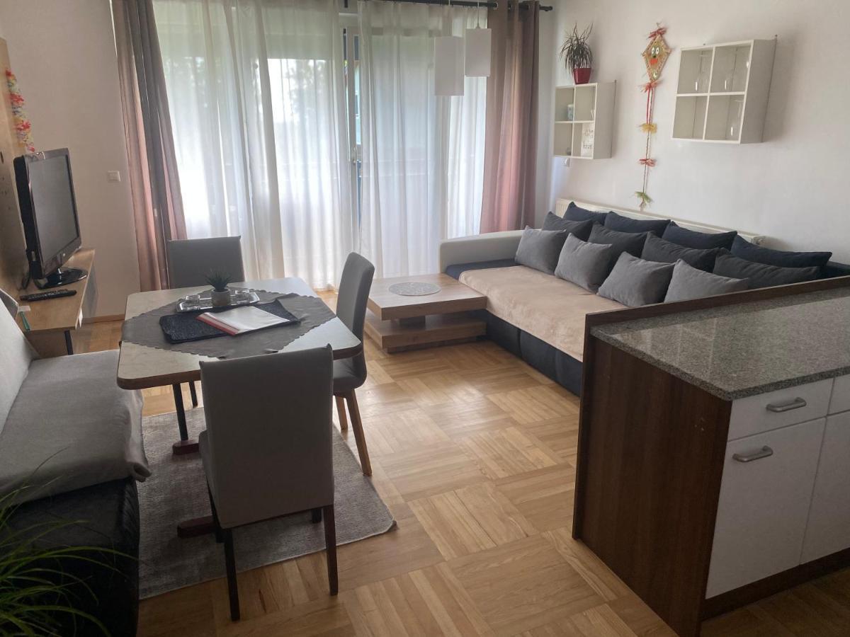 Wohnhaus City Sued Herzogsdorf Esterno foto
